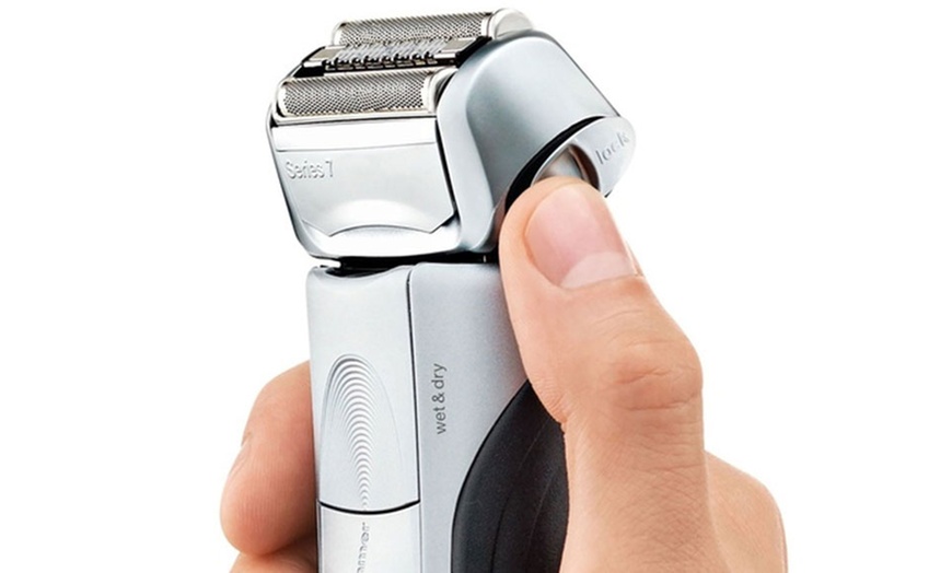 Image 3: Braun Series 7-7898cc Shaver with Travel Case