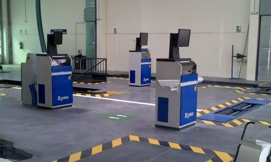 ITV para vehículos gasolina o diésel en ITV Cuatro Vientos TÜV SÜD