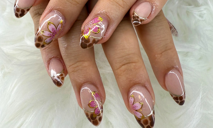 Image 5: Pamper Yourself With Collagen, Builder Gel, Or Acrylic Spa Treatments