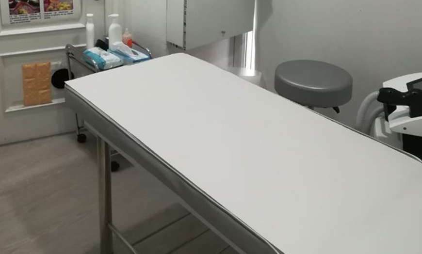 Image 2: 1 o 2 sesiones dobles de criolipólisis y presoterapia para 1 persona