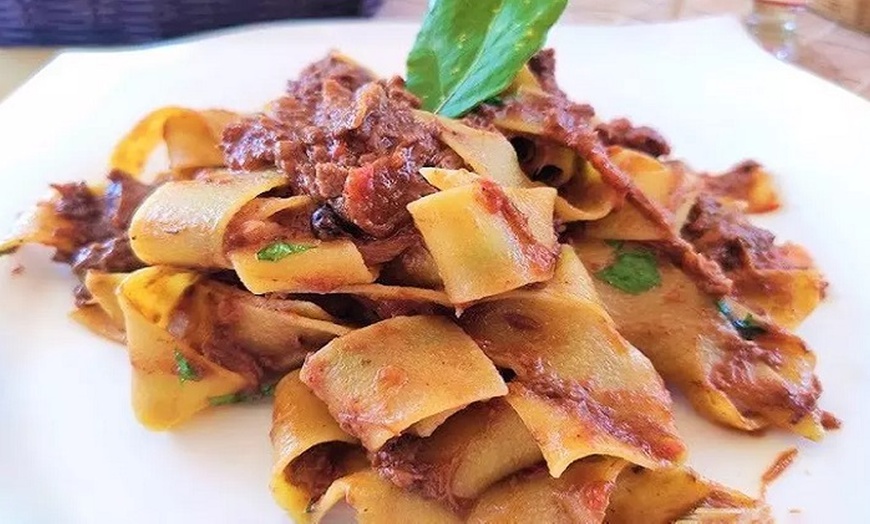 Image 2: Menú italo-argentino con pasta y empanada para 2 o 4 personas 