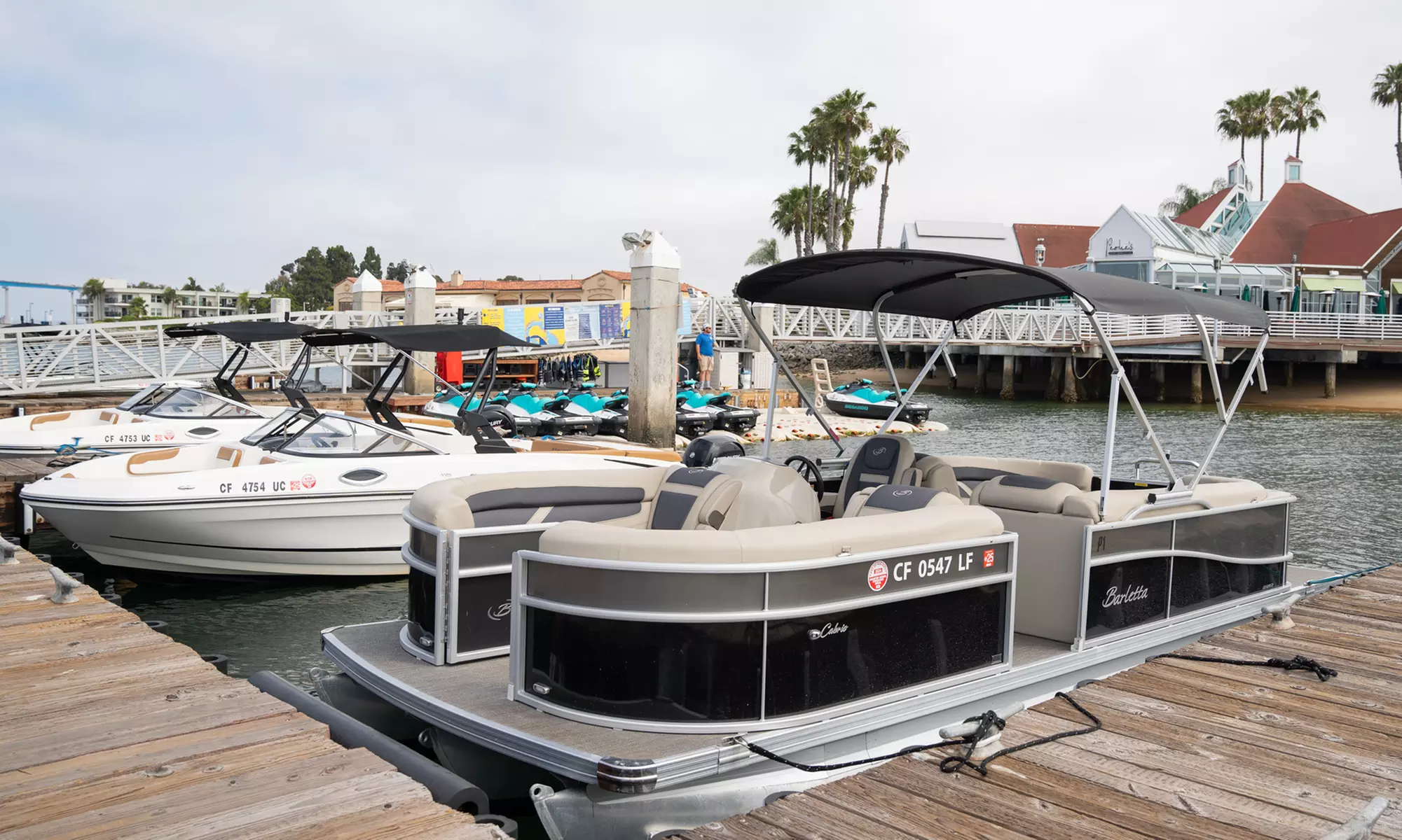 Explore Scenic San Diego with Speed Boat or Pontoon Boat Rentals 