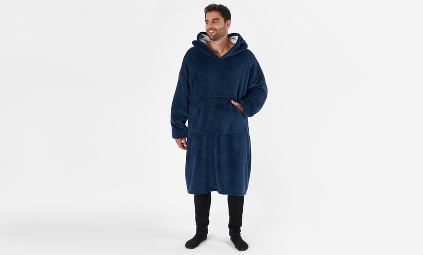 Image 7: Extra Long Oversized Sherpa Hoodie Blanket