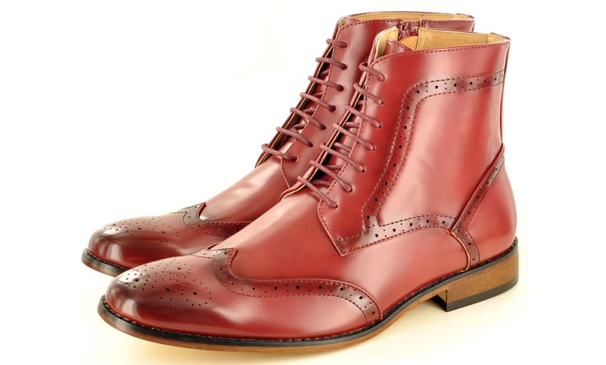 Image 17: Men's Round Toe Brogue Boots