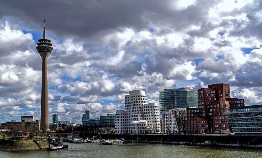 Image 1: Düsseldorf: Doppelzimmer für 2 Personen mit optionalem Frühstück