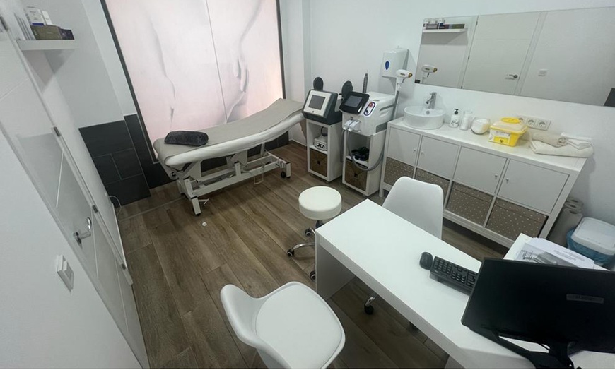 Image 3: Tratamiento antienvejecimiento facial en Vitabella Medcare SL