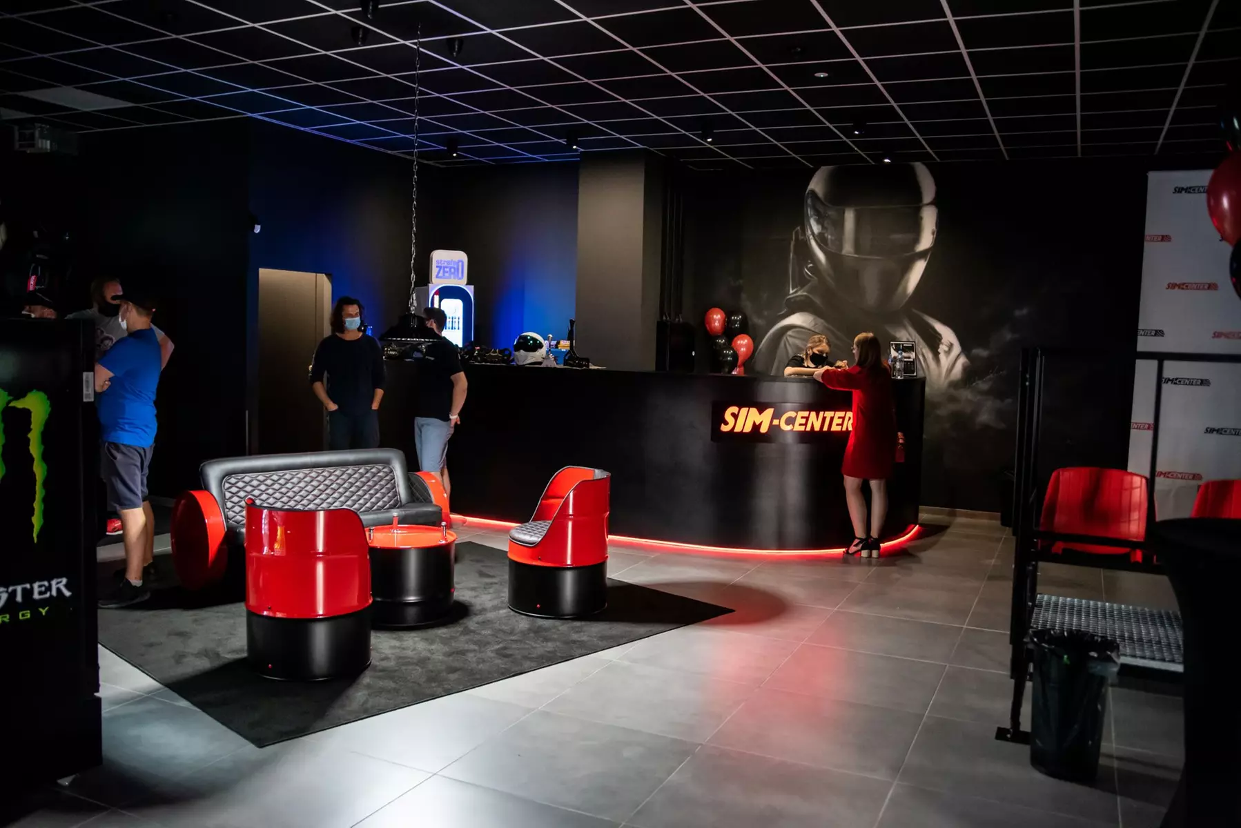 Jazda na symulatorach wyścigowych F1, GT lub 5 DOF w Sim Center