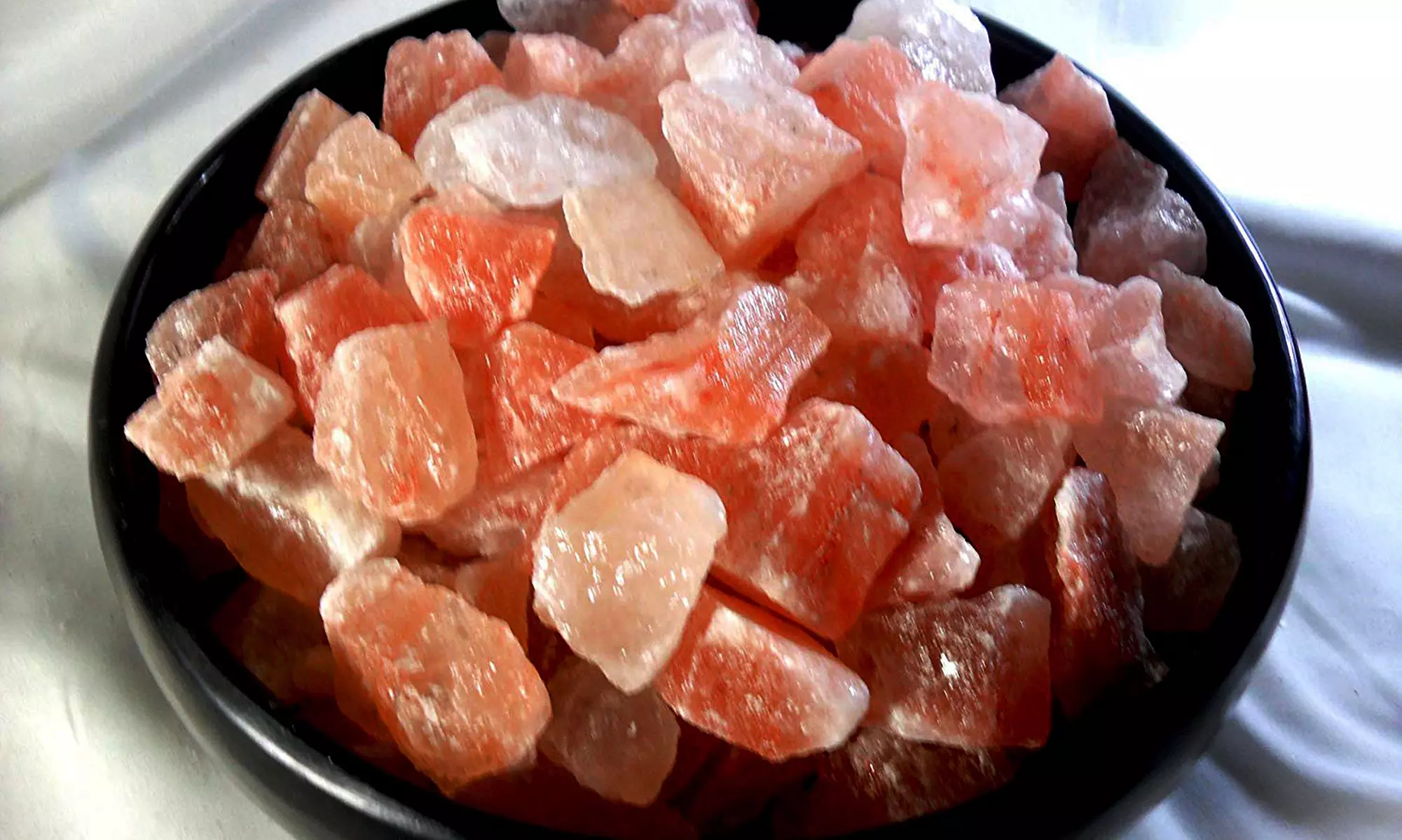 Environ 2 kg de sel rose de l'Himalaya de la marque Marnaula en petites pierres - Second Medium