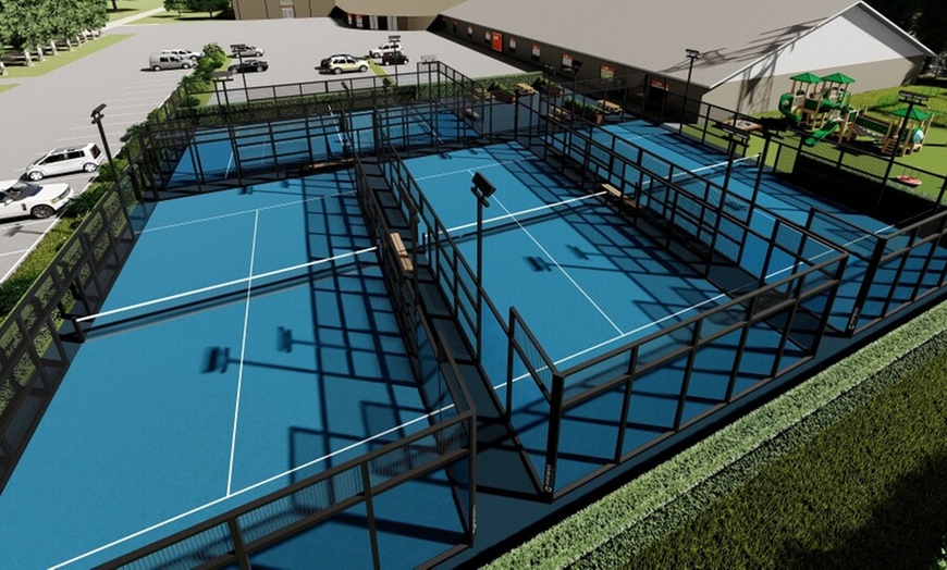 Image 8: Padel: sportieve uitdaging met indoor en outdoor courts