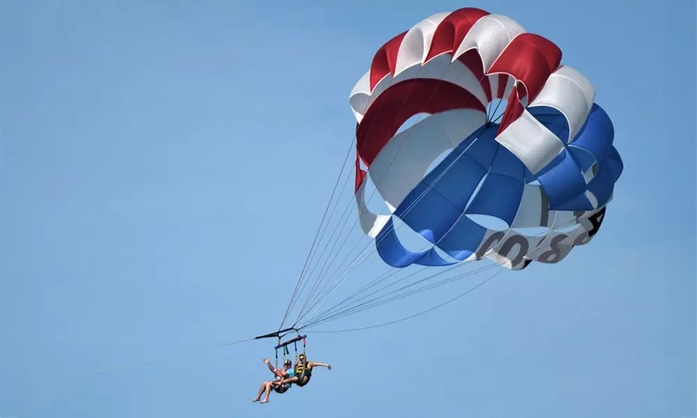 Premier Parasail in Siesta Key w/ USCG Licensed Captain for 2 Flyers