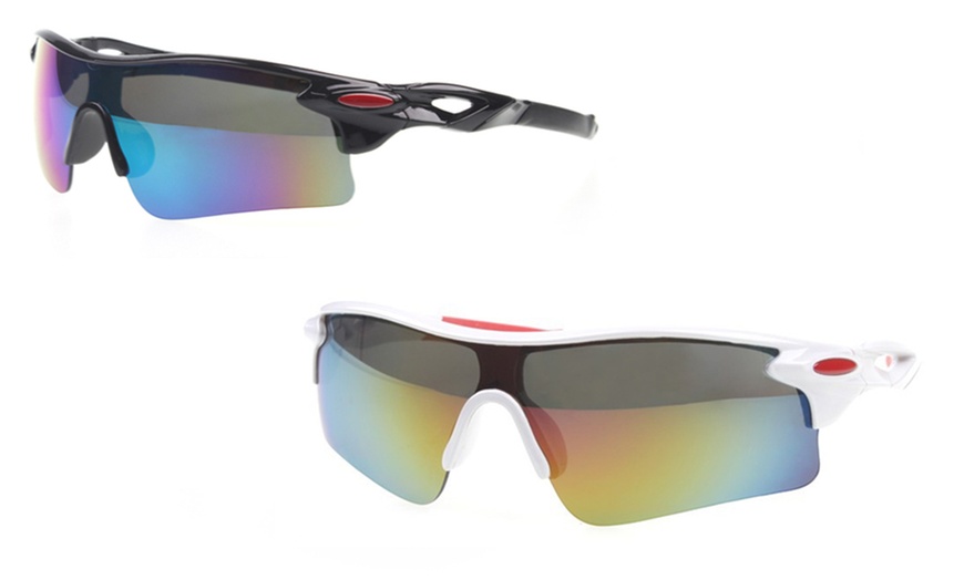 Image 2: Aerodynamic Sports Sunglasses