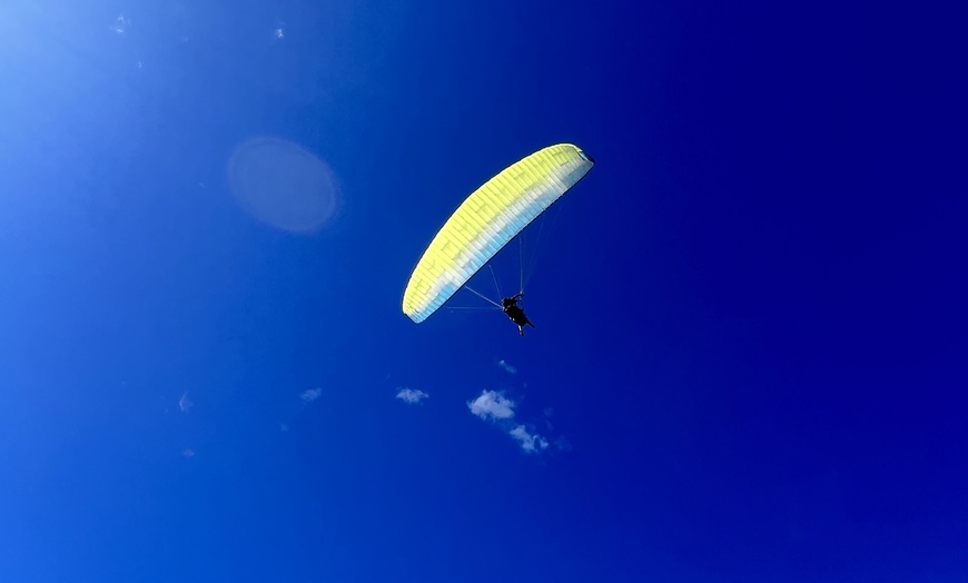 Image 3: Vuelo biplaza en parapente en Zarautz-Orio con Parapente Factory