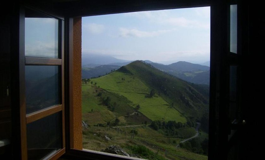 Image 10: Asturias: 1 noche con desayuno y actividades de agroturismo