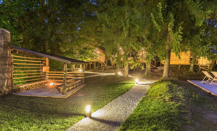 Image 20: Lago di Bled: casa sull'albero con colazione e sauna per 2