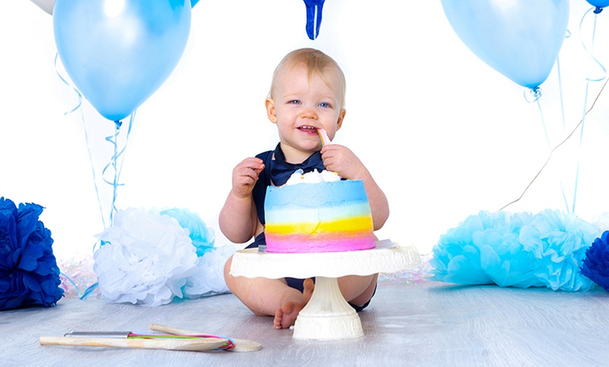 Image 2: Baby Cake Smash Photoshoot