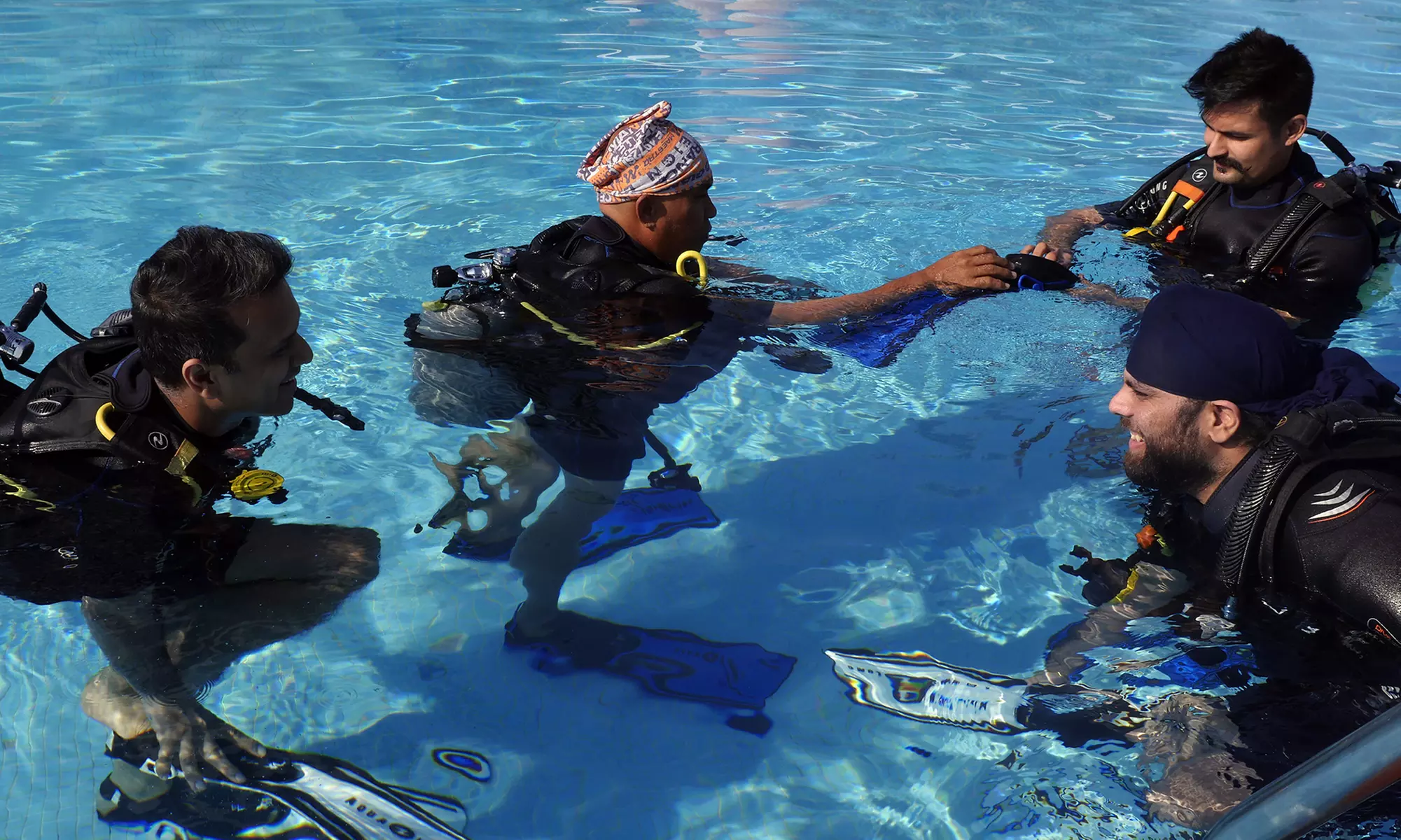 Experience Scuba Diving with Pool and Beach Dives!