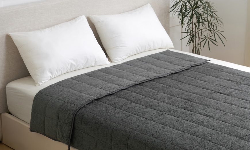 Image 11: Fleece Weighted Blanket 