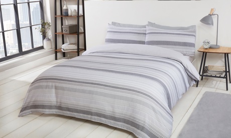 Parure copripiumino Pieridae con fantasia a righe, disponibile in 4 colori e dimensioni