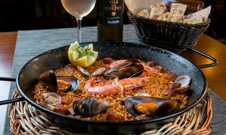 Menu di mare con paella e vino per 2 o 4 persone al ristorante Il Girasol (sconto 38%)