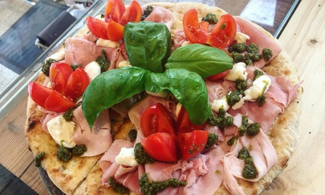 ⏰ Menu pizza alla carta con birra per 2 o 4 da Schwarzenbach Rio Nero Ora Auer (sconto fino a 50%). Prenota&Vai!