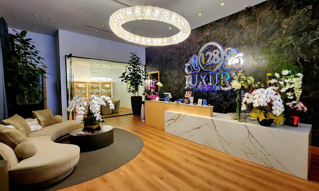 Up to 37% Off on IPL-Intense Pulse Light Therapy at 128 Luxury Health Spa