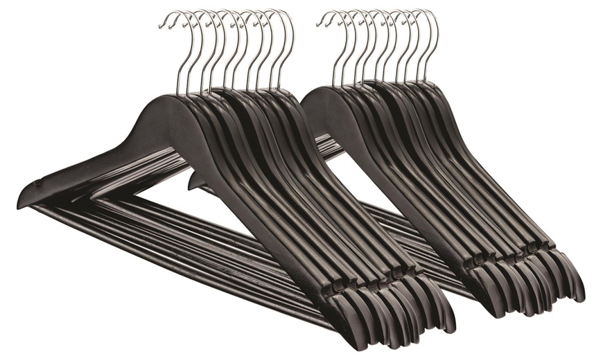 Image 4: Harbour Housewares Coat Hanger Collection