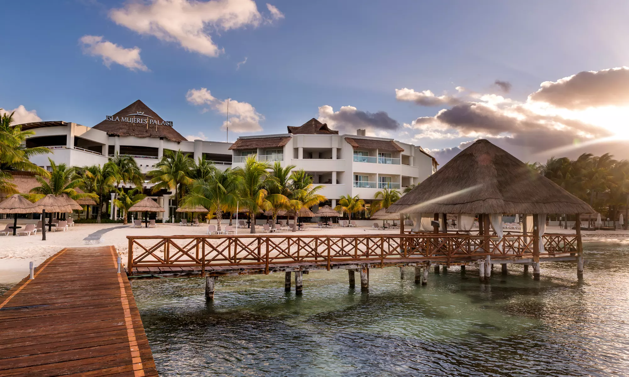 ✈ 3- or 5-Night All-Inclusive Isla Mujeres Palace. Price is per Person, Based on Two Guests per Room. - Primary Image