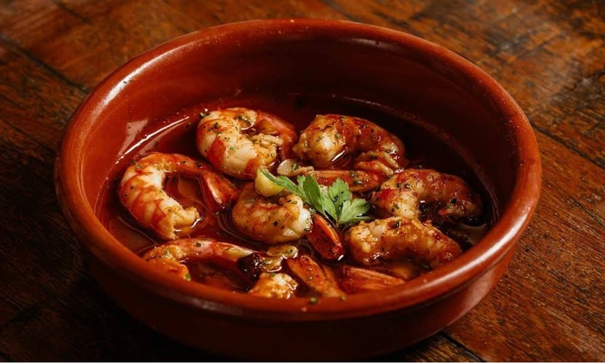 Image 11: Menú CalaBlava con entrantes, principales o arroz, postres y bebidas