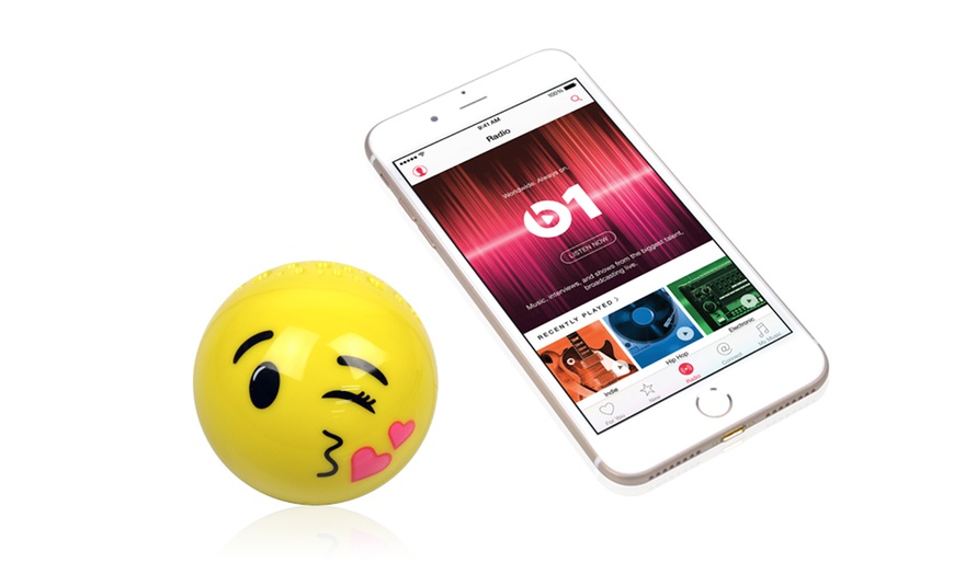 Image 8: Emoji Bluetooth Speaker