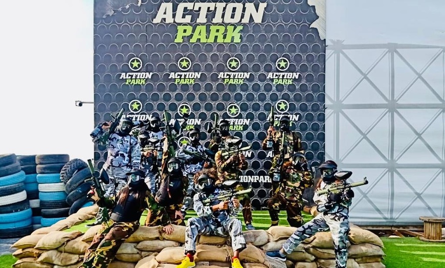 Image 2: 90-min Paintball Experience with 100 or 200 Paintballs with Gear