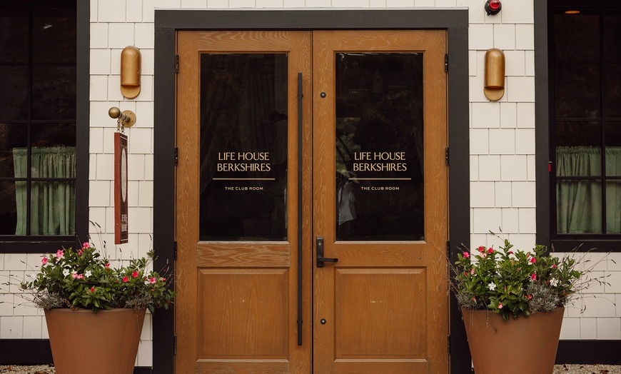 Image 2: Member's Pricing: Cozy Escape Minutes from Tanglewood & Trails