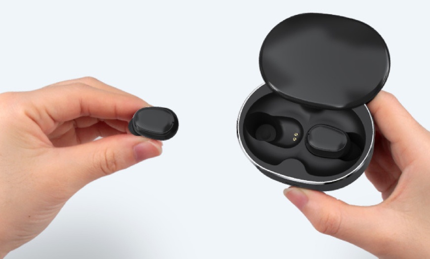 Image 4: M3 Wireless Bluetooth Earbuds