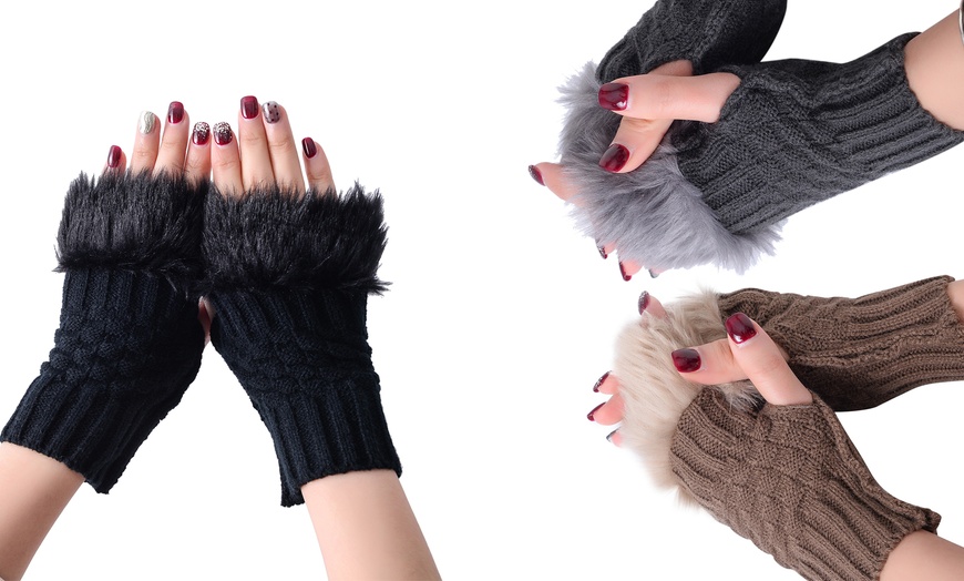 Image 15: Furry Fingerless Gloves