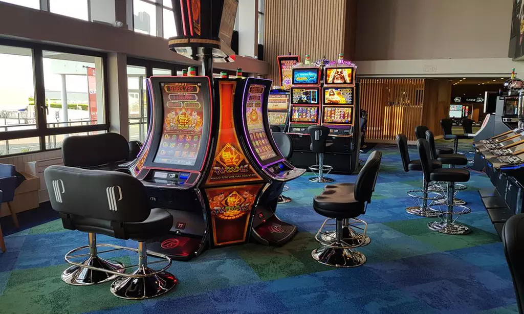 Dieppe : 1 ou 2 nuits pour 2 personnes avec petit-déjeuner, crédit casino option dîner a Hôtel L'Échappée - Primary Image