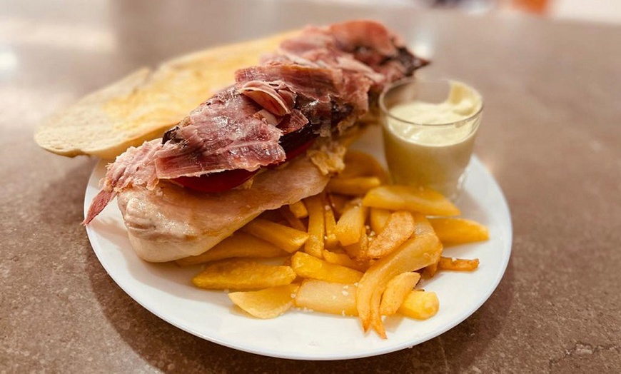 Image 4: Menú de comida tradicional para 2 o 4 personas en Bar Sadus Bermejales