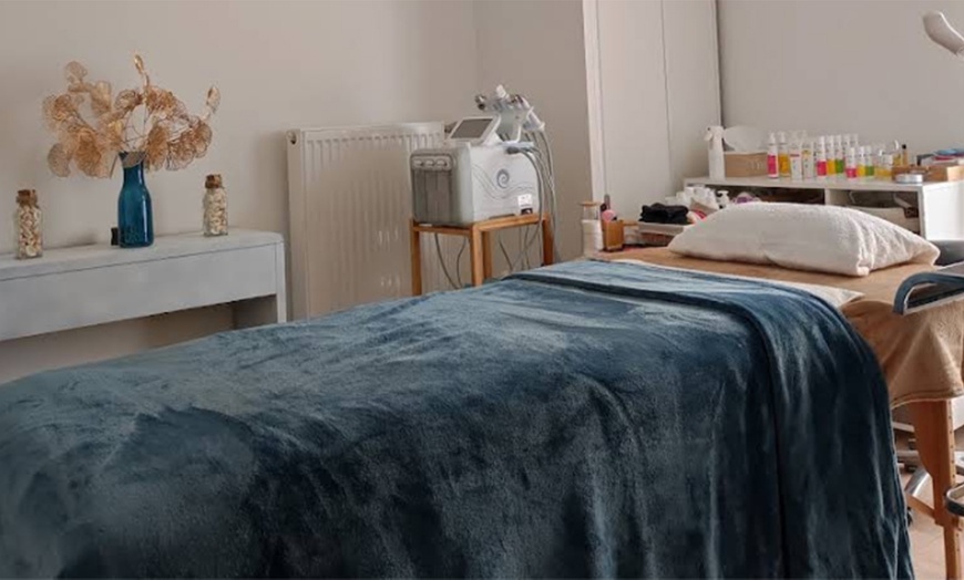 Image 2: Soin du visage peeling, anti-âge ou Hydraluxe pour éclat et fermeté