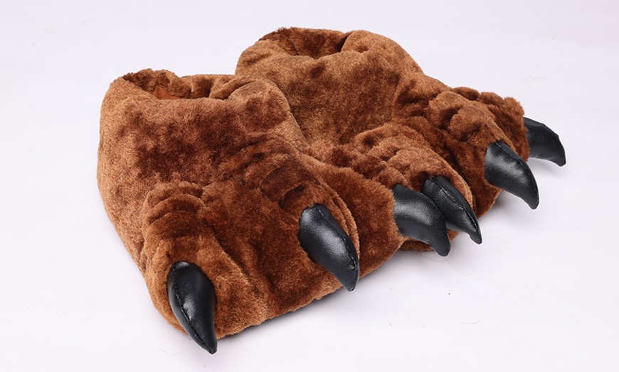 Image 9: Funny Claw Novelty Monster Foot Slippers