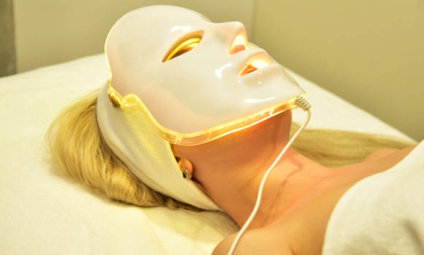 Image 11: Limpieza facial express, profunda o renovadora con kobido y led