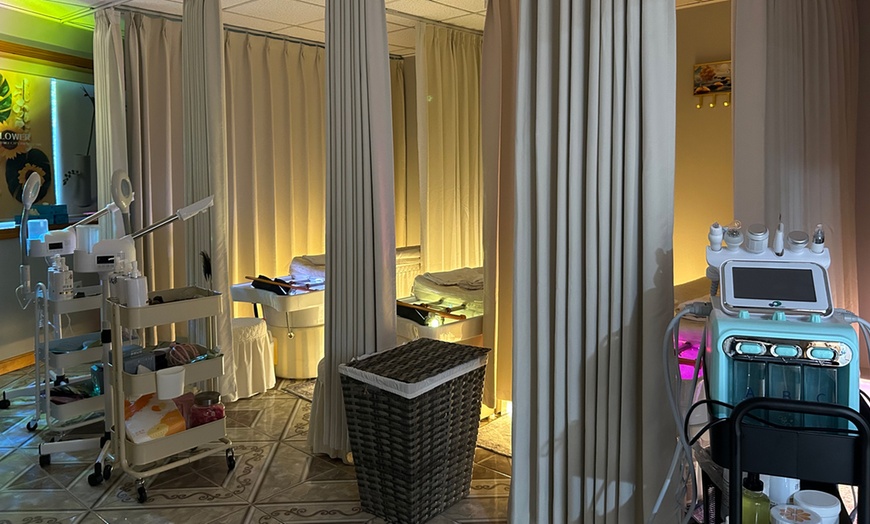 Image 2: Feel Weightless with a 70-minute Soothing Head Spa Treatment 