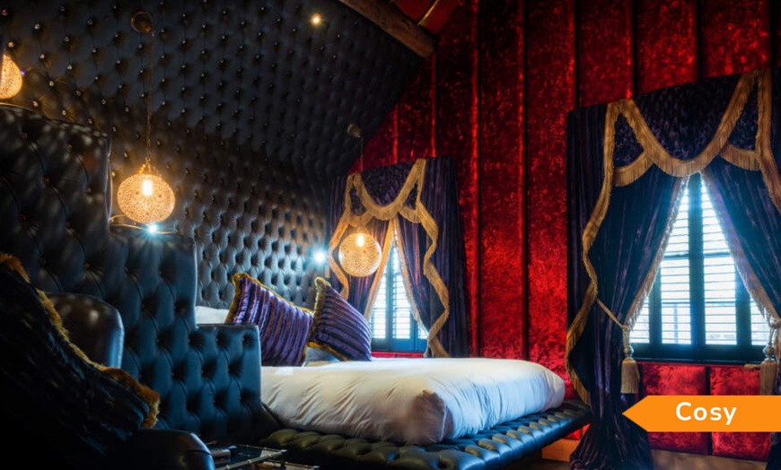 Image 15: 5* Decadent Hotel Break for Two with English or Thai Dining experience