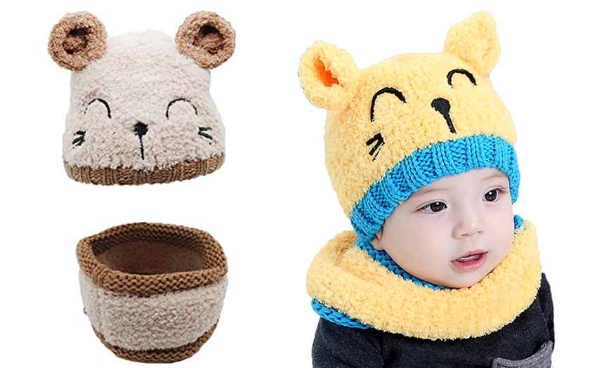 Image 9: Baby Bear Beanie and Scarf Set