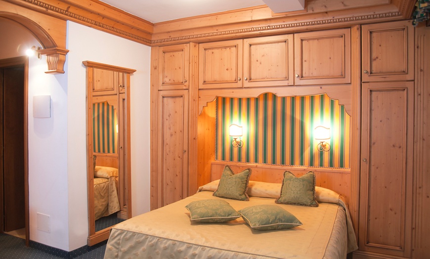 Image 23: Dolomiten: Standard-Doppelzimmer mit Halbpension, Snacks und Spa