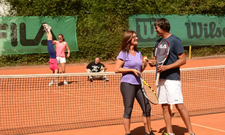 Erlebe schnellen Lernerfolg & Spaß mit einem Fast Learning Tennis-Kurs