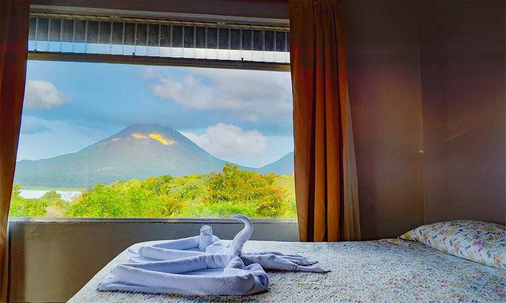 ✈ 7-Night Costa Rica Volcano & Caribbean Beach Vacation w/Air