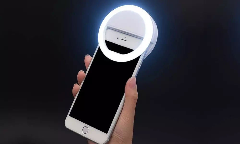 Lampe LED smartphone pour selfie réglable compatible avec tous les smartphones jusqu’à 15 mm d’épaisseur - Primary Image