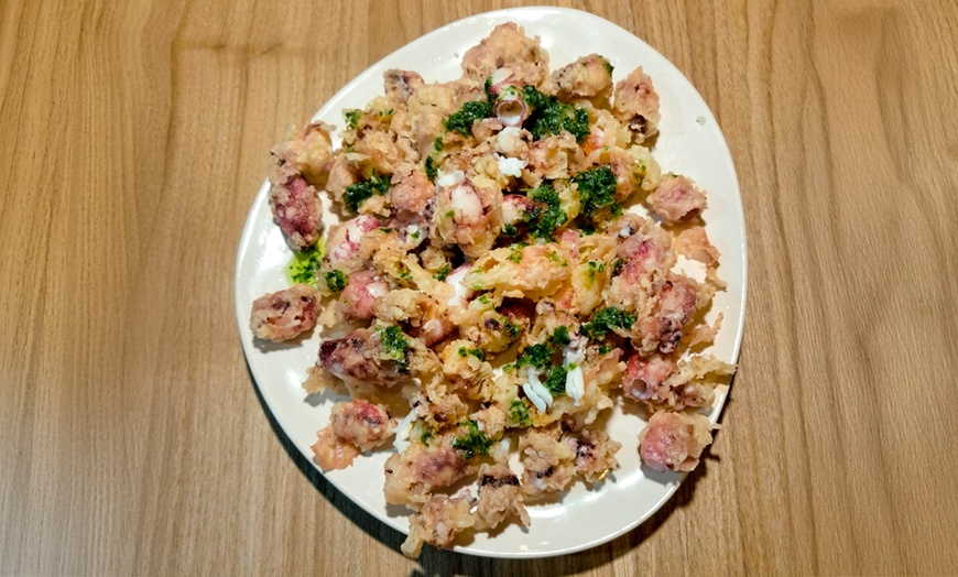 Image 6: Menú para 2 o 4 personas con entrante, principales, postres y bebidas