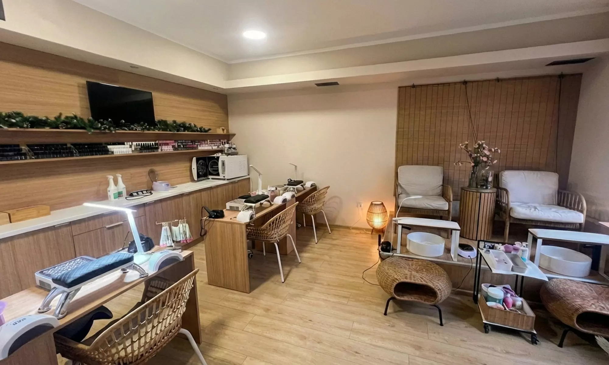 Makijaż permanentny brwi lub ust