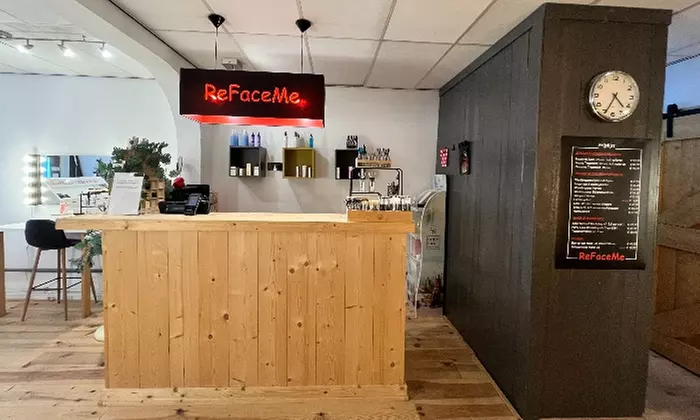 Wenkbrauw-behandeling naar keuze