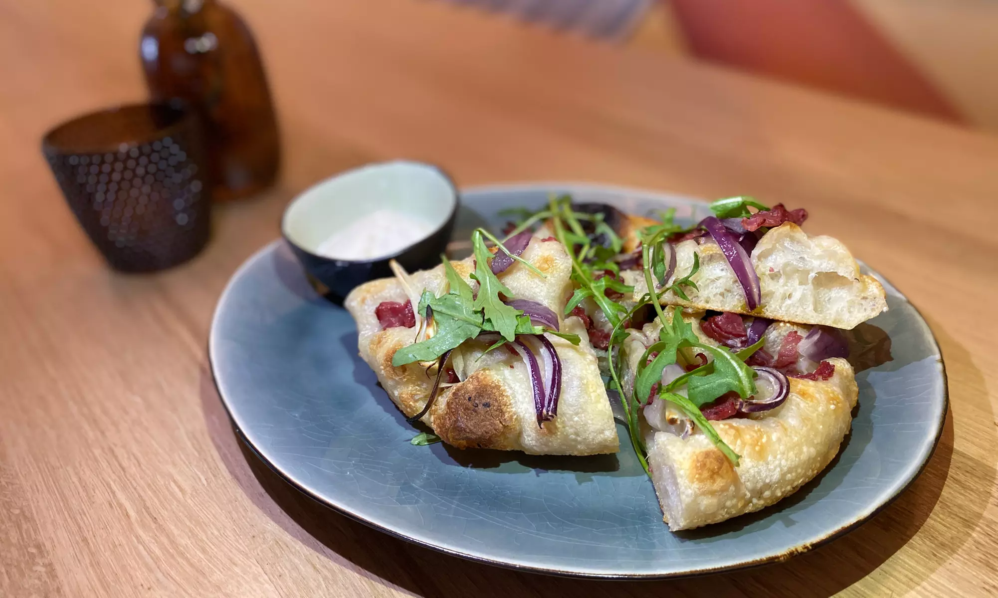 Focaccia oder Pasta nach Wahl inkl. Hauslimo oder Fassbier
