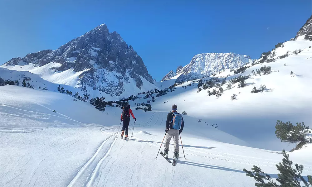 Proche Super-Besse : 1 à 7 nuits pour 2 personnes avec pdj, dîner et spa en option au Brit Hôtel Les Mouflons - Second Medium